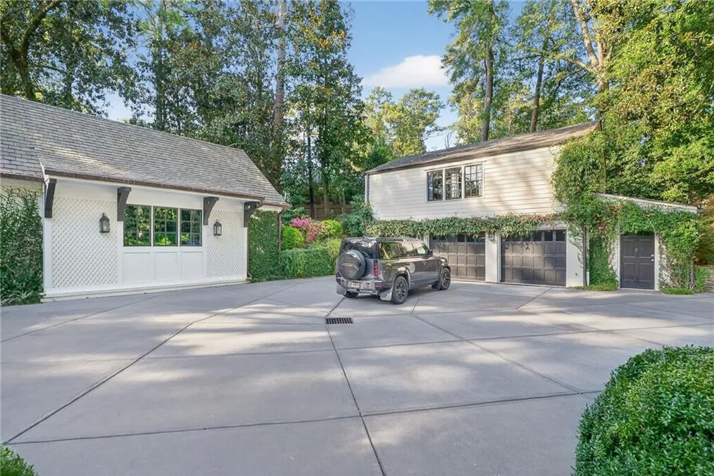 3540 Tuxedo Road Nw, Atlanta, Georgia 30305, 6 Bedrooms Bedrooms, ,8 BathroomsBathrooms,Residential,For Sale,3540 Tuxedo Road Nw,7644630