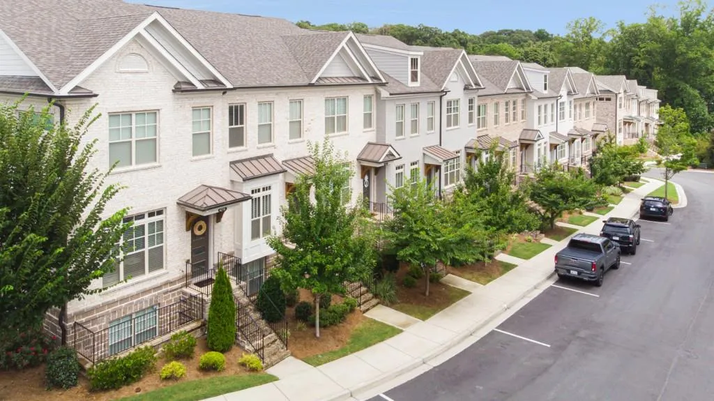 4224 Deming Circle, Sandy Springs, Georgia 30342, 3 Bedrooms Bedrooms, ,3 BathroomsBathrooms,Residential,Sold,4224 Deming Circle,6773223