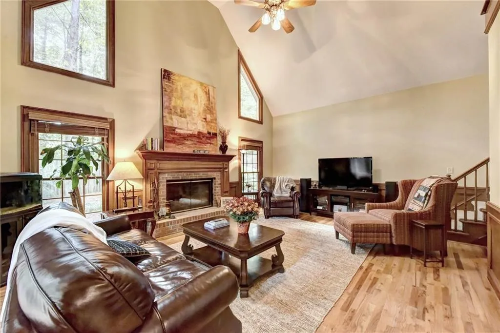 2065 Dunwoody Heritage Drive, Sandy Springs, Georgia 30350, 5 Bedrooms Bedrooms, ,3 BathroomsBathrooms,Residential,Sold,2065 Dunwoody Heritage Drive,5917709