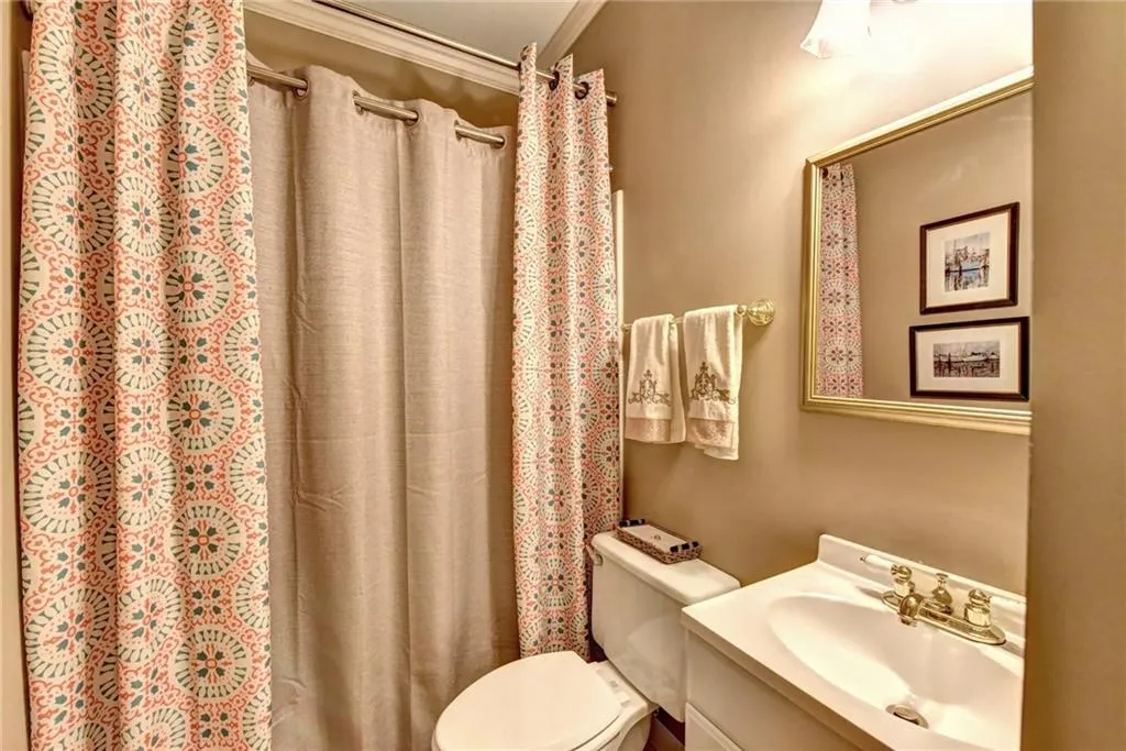 2065 Dunwoody Heritage Drive, Sandy Springs, Georgia 30350, 5 Bedrooms Bedrooms, ,3 BathroomsBathrooms,Residential,Sold,2065 Dunwoody Heritage Drive,5917709