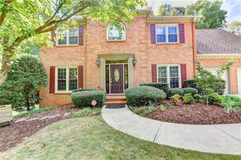 2065 Dunwoody Heritage Drive, Sandy Springs, Georgia 30350, 5 Bedrooms Bedrooms, ,3 BathroomsBathrooms,Residential,Sold,2065 Dunwoody Heritage Drive,5917709