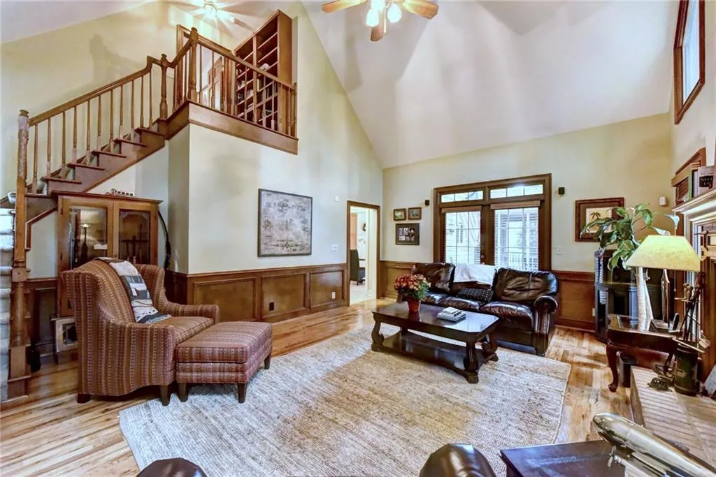 2065 Dunwoody Heritage Drive, Sandy Springs, Georgia 30350, 5 Bedrooms Bedrooms, ,3 BathroomsBathrooms,Residential,Sold,2065 Dunwoody Heritage Drive,5917709