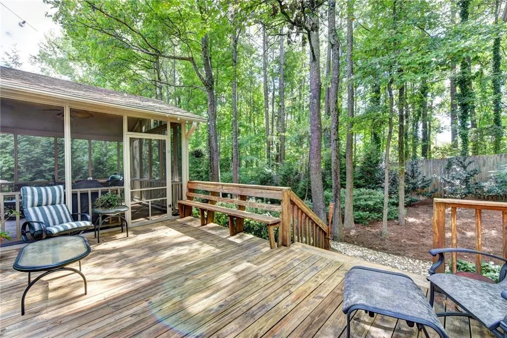 2065 Dunwoody Heritage Drive, Sandy Springs, Georgia 30350, 5 Bedrooms Bedrooms, ,3 BathroomsBathrooms,Residential,Sold,2065 Dunwoody Heritage Drive,5917709