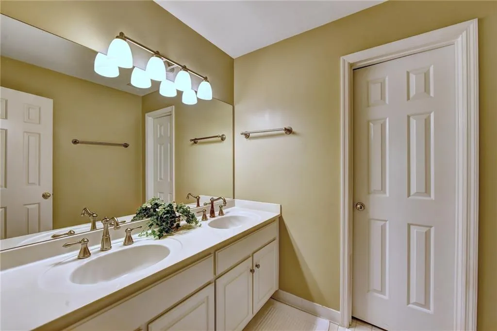 2065 Dunwoody Heritage Drive, Sandy Springs, Georgia 30350, 5 Bedrooms Bedrooms, ,3 BathroomsBathrooms,Residential,Sold,2065 Dunwoody Heritage Drive,5917709