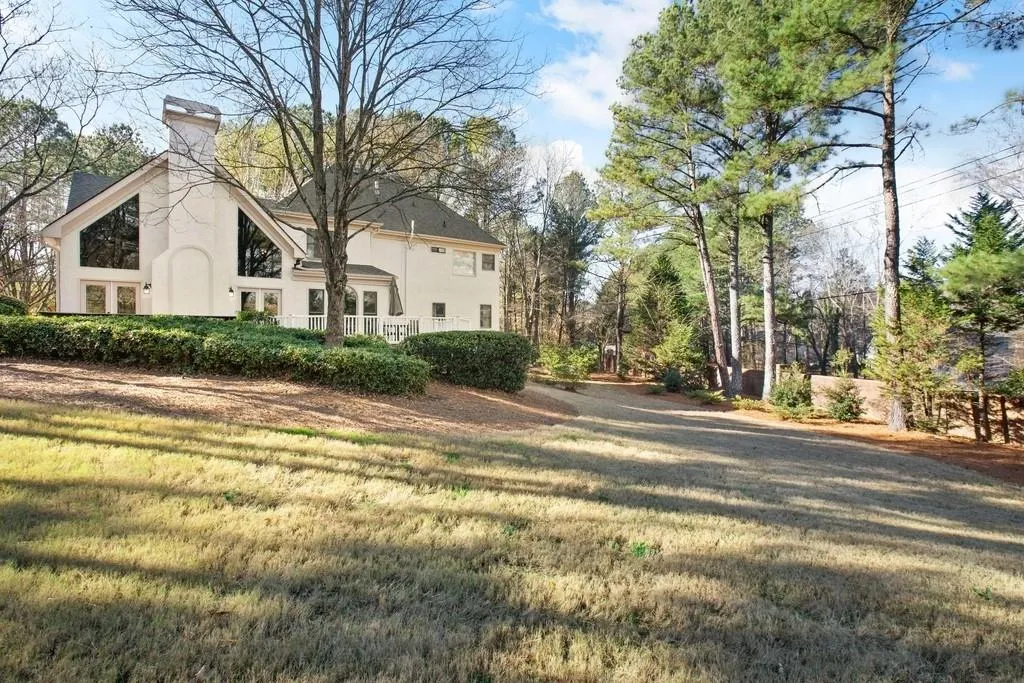 7485 S Spalding Lake Drive, Sandy Springs, Georgia 30350, 5 Bedrooms Bedrooms, ,4 BathroomsBathrooms,Residential,Sold,7485 S Spalding Lake Drive,6663922