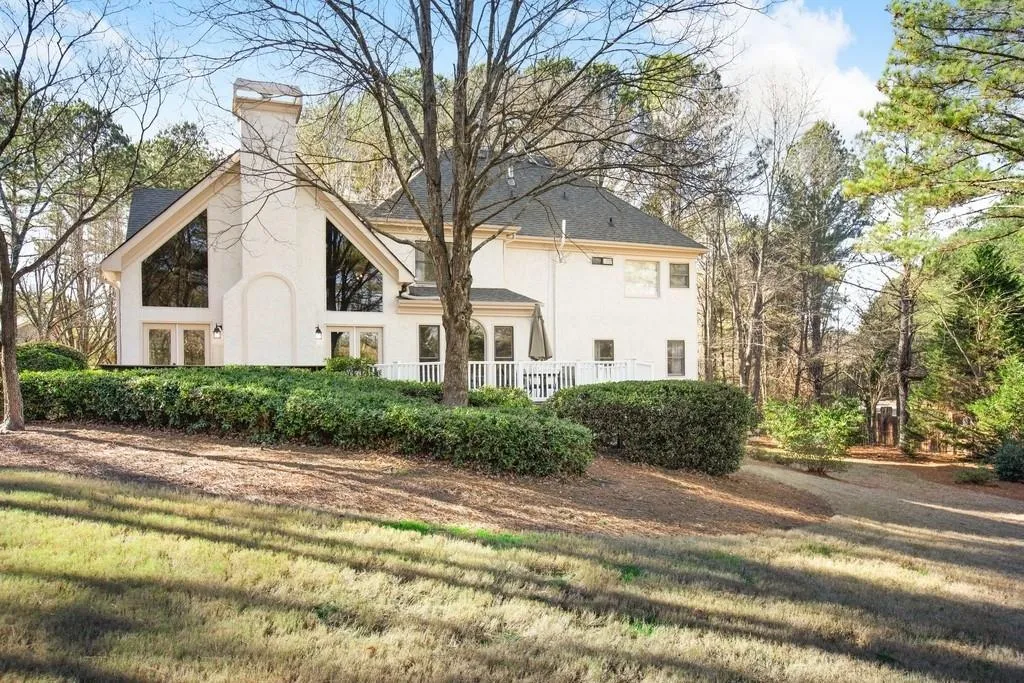 7485 S Spalding Lake Drive, Sandy Springs, Georgia 30350, 5 Bedrooms Bedrooms, ,4 BathroomsBathrooms,Residential,Sold,7485 S Spalding Lake Drive,6663922