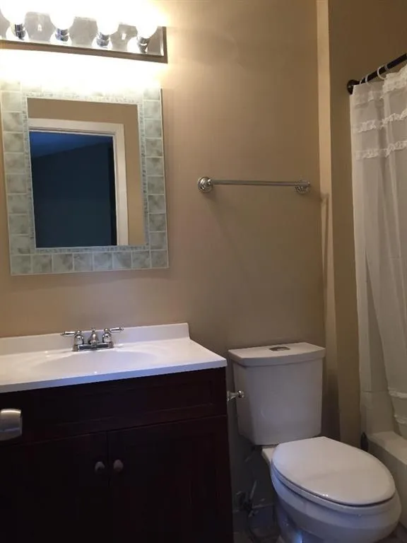 1904 Queen Anne Court, Sandy Springs, Georgia 30350, 2 Bedrooms Bedrooms, ,2 BathroomsBathrooms,Residential,Sold,1904 Queen Anne Court,5595855