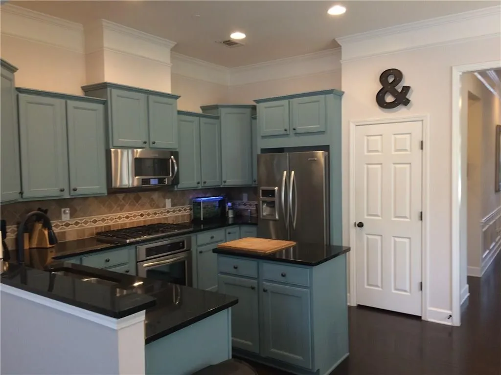 5566 High Point Road, Atlanta, Georgia 30342, 4 Bedrooms Bedrooms, ,3 BathroomsBathrooms,Residential,Sold,5566 High Point Road,5809003 5566 High Point Road, Atlanta, Georgia 30342, 4 Bedrooms Bedrooms, ,3 BathroomsBathrooms,Residential,Sold,5566 High Point Road,5809003