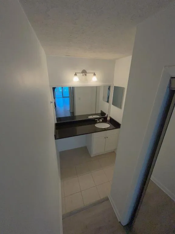 9400 Roberts Drive Unit 1a, Sandy Springs, Georgia 30350, 2 Bedrooms Bedrooms, ,Residential,Sold,9400 Roberts Drive Unit 1a,6829714