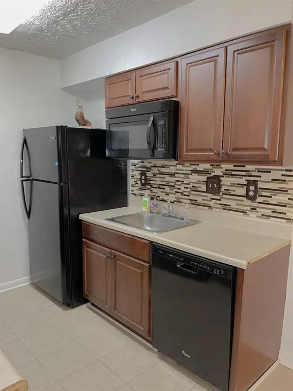 9400 Roberts Drive Unit 1a, Sandy Springs, Georgia 30350, 2 Bedrooms Bedrooms, ,Residential,Sold,9400 Roberts Drive Unit 1a,6829714