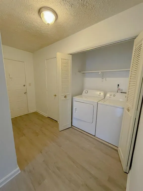 9400 Roberts Drive Unit 1a, Sandy Springs, Georgia 30350, 2 Bedrooms Bedrooms, ,Residential,Sold,9400 Roberts Drive Unit 1a,6829714