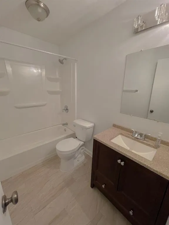 9400 Roberts Drive Unit 1a, Sandy Springs, Georgia 30350, 2 Bedrooms Bedrooms, ,Residential,Sold,9400 Roberts Drive Unit 1a,6829714