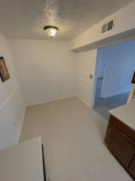 9400 Roberts Drive Unit 1a, Sandy Springs, Georgia 30350, 2 Bedrooms Bedrooms, ,Residential,Sold,9400 Roberts Drive Unit 1a,6829714