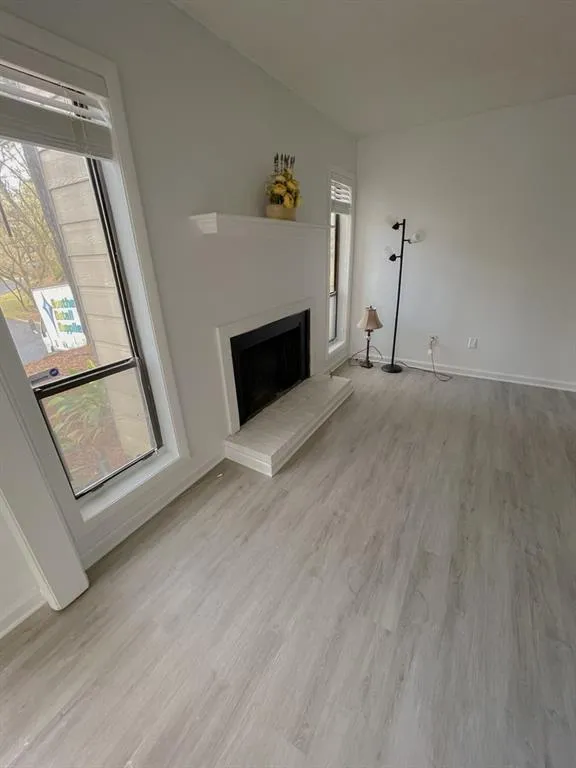 9400 Roberts Drive Unit 1a, Sandy Springs, Georgia 30350, 2 Bedrooms Bedrooms, ,Residential,Sold,9400 Roberts Drive Unit 1a,6829714