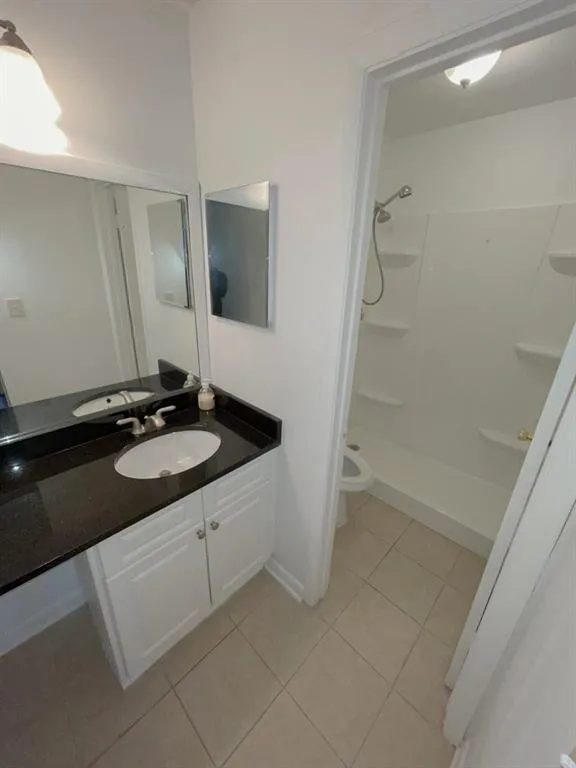 9400 Roberts Drive Unit 1a, Sandy Springs, Georgia 30350, 2 Bedrooms Bedrooms, ,Residential,Sold,9400 Roberts Drive Unit 1a,6829714