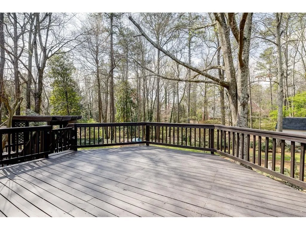 8210 Innsbruck Drive, Dunwoody, Georgia 30350, 6 Bedrooms Bedrooms, ,4 BathroomsBathrooms,Residential,Sold,8210 Innsbruck Drive,5892064