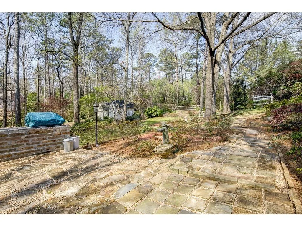 8210 Innsbruck Drive, Dunwoody, Georgia 30350, 6 Bedrooms Bedrooms, ,4 BathroomsBathrooms,Residential,Sold,8210 Innsbruck Drive,5892064