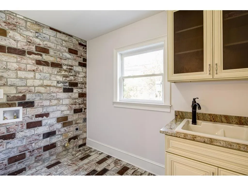 8210 Innsbruck Drive, Dunwoody, Georgia 30350, 6 Bedrooms Bedrooms, ,4 BathroomsBathrooms,Residential,Sold,8210 Innsbruck Drive,5892064