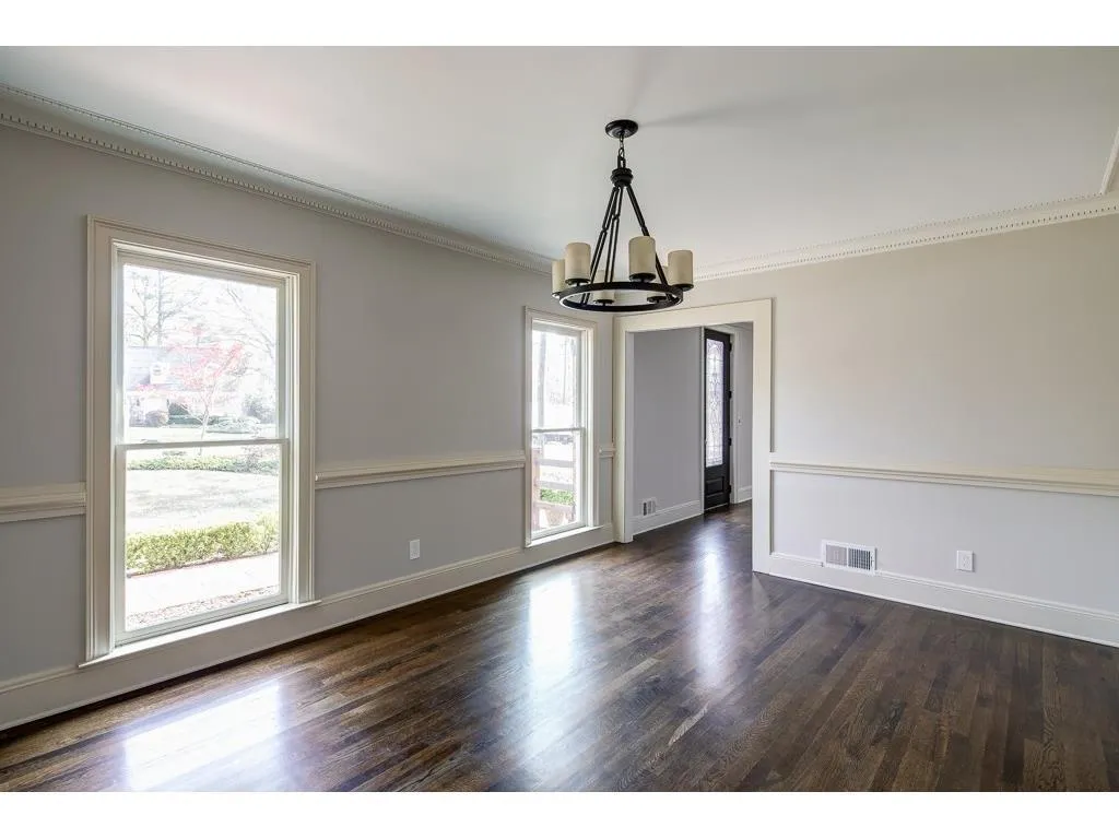 8210 Innsbruck Drive, Dunwoody, Georgia 30350, 6 Bedrooms Bedrooms, ,4 BathroomsBathrooms,Residential,Sold,8210 Innsbruck Drive,5892064