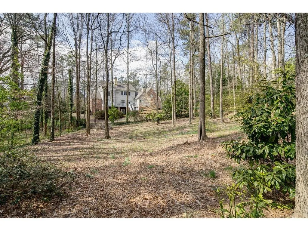 8210 Innsbruck Drive, Dunwoody, Georgia 30350, 6 Bedrooms Bedrooms, ,4 BathroomsBathrooms,Residential,Sold,8210 Innsbruck Drive,5892064