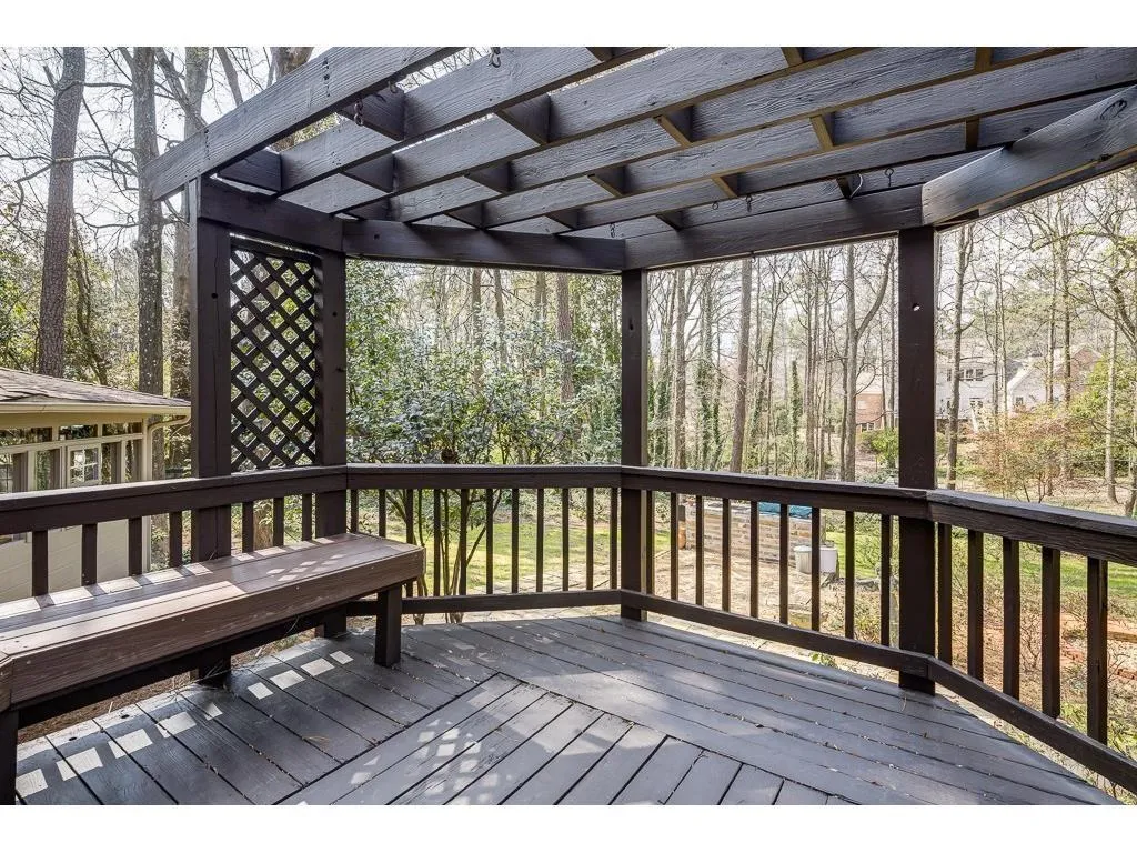 8210 Innsbruck Drive, Dunwoody, Georgia 30350, 6 Bedrooms Bedrooms, ,4 BathroomsBathrooms,Residential,Sold,8210 Innsbruck Drive,5892064