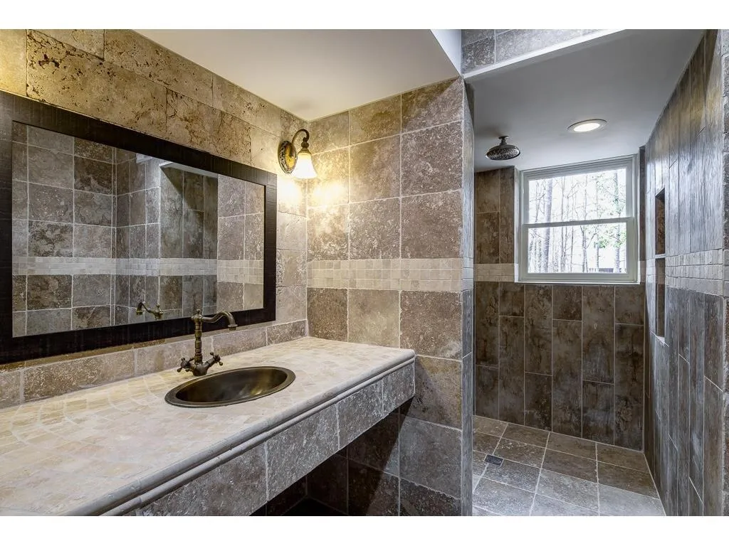 8210 Innsbruck Drive, Dunwoody, Georgia 30350, 6 Bedrooms Bedrooms, ,4 BathroomsBathrooms,Residential,Sold,8210 Innsbruck Drive,5892064