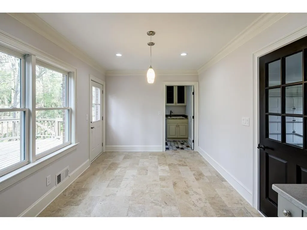 8210 Innsbruck Drive, Dunwoody, Georgia 30350, 6 Bedrooms Bedrooms, ,4 BathroomsBathrooms,Residential,Sold,8210 Innsbruck Drive,5892064