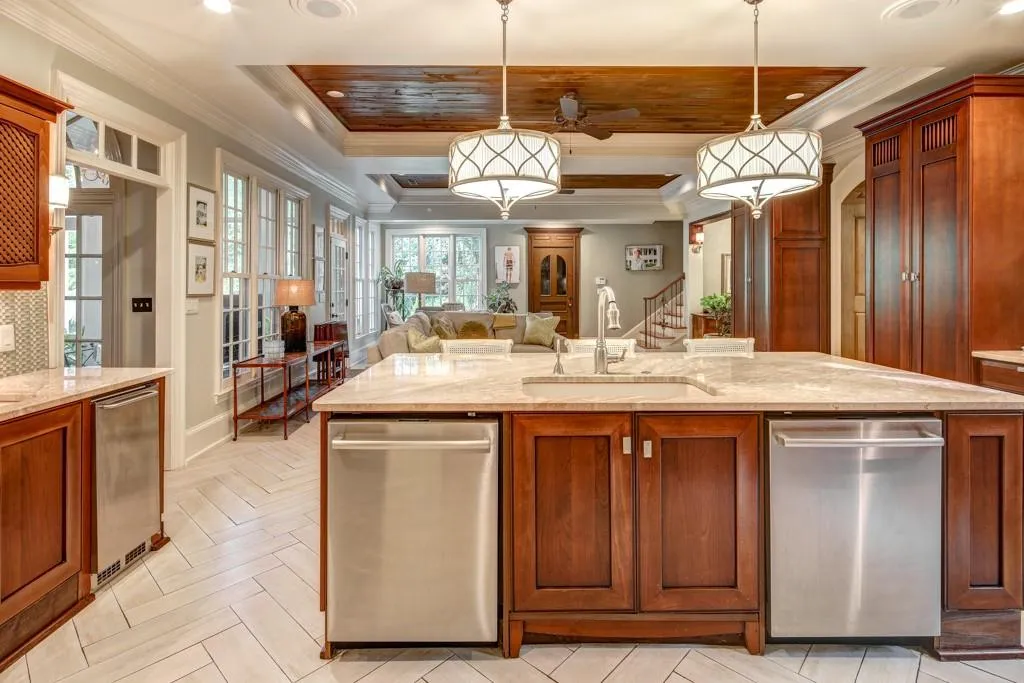 5 Old Stratton Chase, Sandy Springs, Georgia 30328, 5 Bedrooms Bedrooms, ,4 BathroomsBathrooms,Residential,Sold,5 Old Stratton Chase,6810349