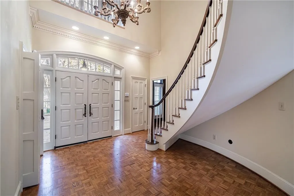 1660 Winterthur Close, Atlanta, Georgia 30328, 5 Bedrooms Bedrooms, ,4 BathroomsBathrooms,Residential,Sold,1660 Winterthur Close,6810130