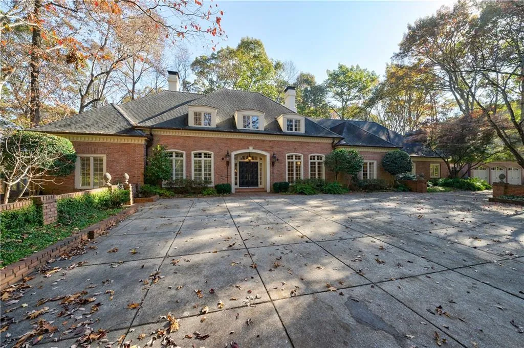 1660 Winterthur Close, Atlanta, Georgia 30328, 5 Bedrooms Bedrooms, ,4 BathroomsBathrooms,Residential,Sold,1660 Winterthur Close,6810130