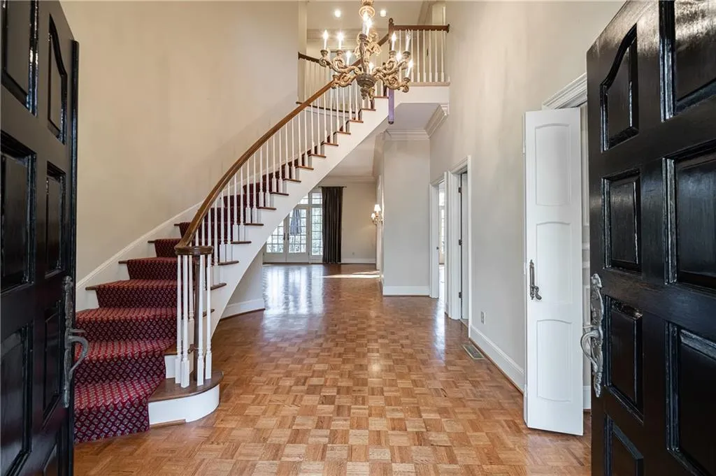 1660 Winterthur Close, Atlanta, Georgia 30328, 5 Bedrooms Bedrooms, ,4 BathroomsBathrooms,Residential,Sold,1660 Winterthur Close,6810130