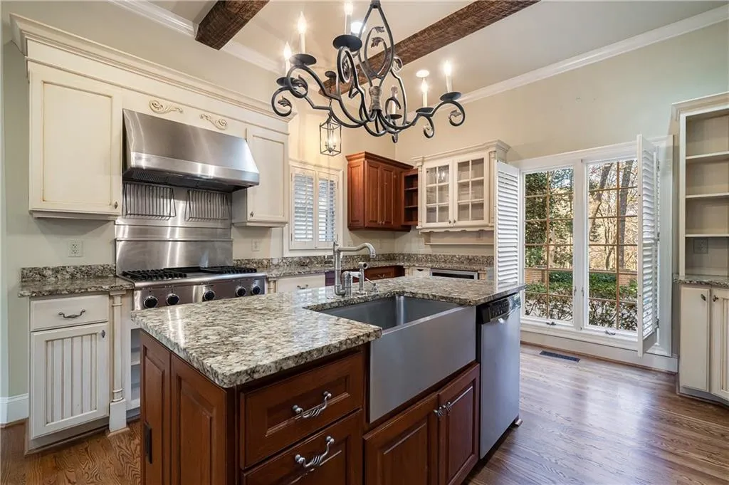 1660 Winterthur Close, Atlanta, Georgia 30328, 5 Bedrooms Bedrooms, ,4 BathroomsBathrooms,Residential,Sold,1660 Winterthur Close,6810130