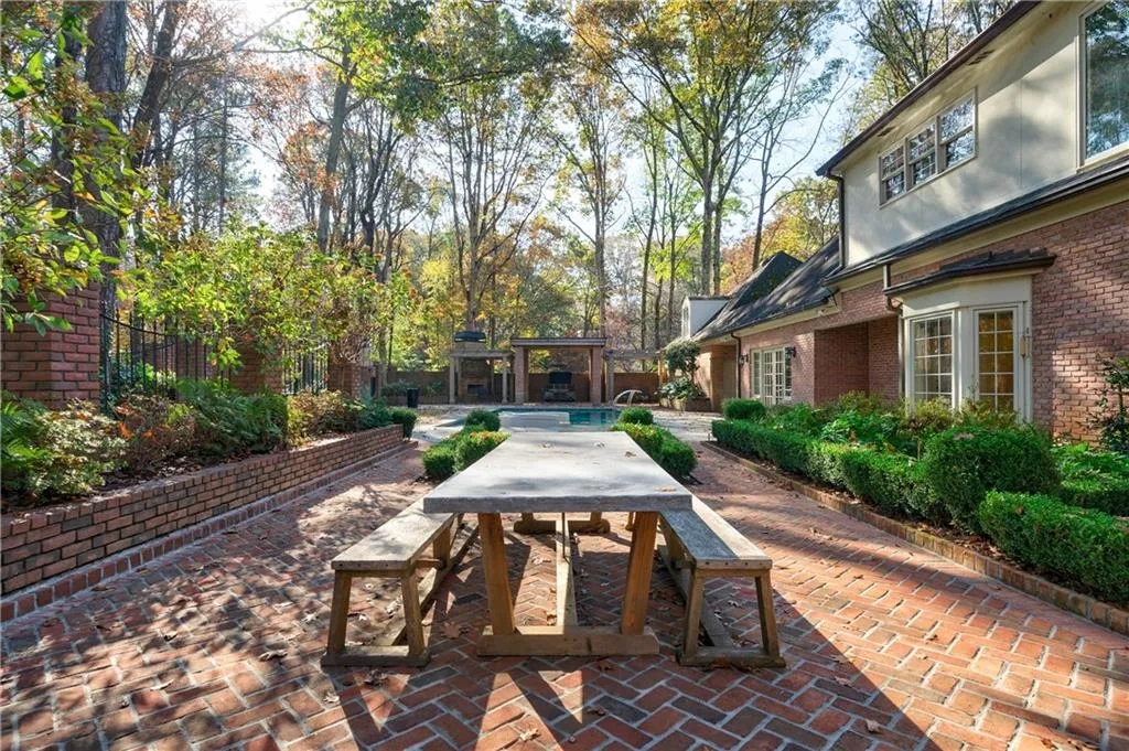 1660 Winterthur Close, Atlanta, Georgia 30328, 5 Bedrooms Bedrooms, ,4 BathroomsBathrooms,Residential,Sold,1660 Winterthur Close,6810130