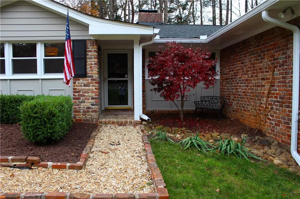 140 River Springs Drive, Sandy Springs, Georgia 30328, 4 Bedrooms Bedrooms, ,3 BathroomsBathrooms,Residential,Sold,140 River Springs Drive,5622630