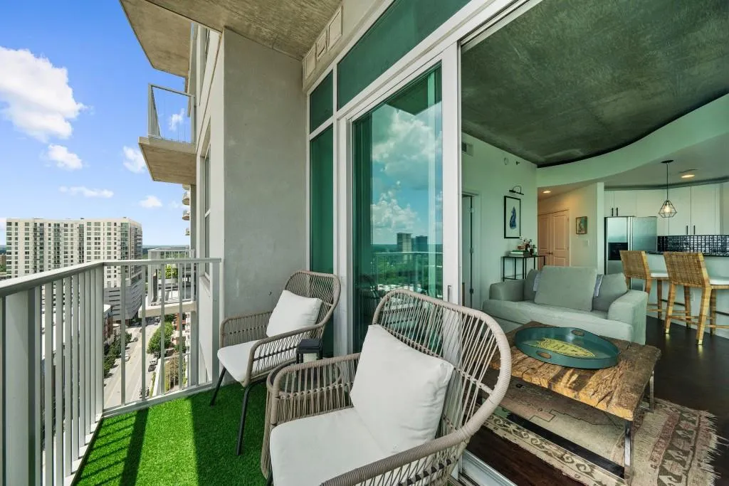 250 Pharr Road Ne Unit 1618, Atlanta, Georgia 30305, 2 Bedrooms Bedrooms, ,2 BathroomsBathrooms,Residential,For Sale,250 Pharr Road Ne Unit 1618,7617061