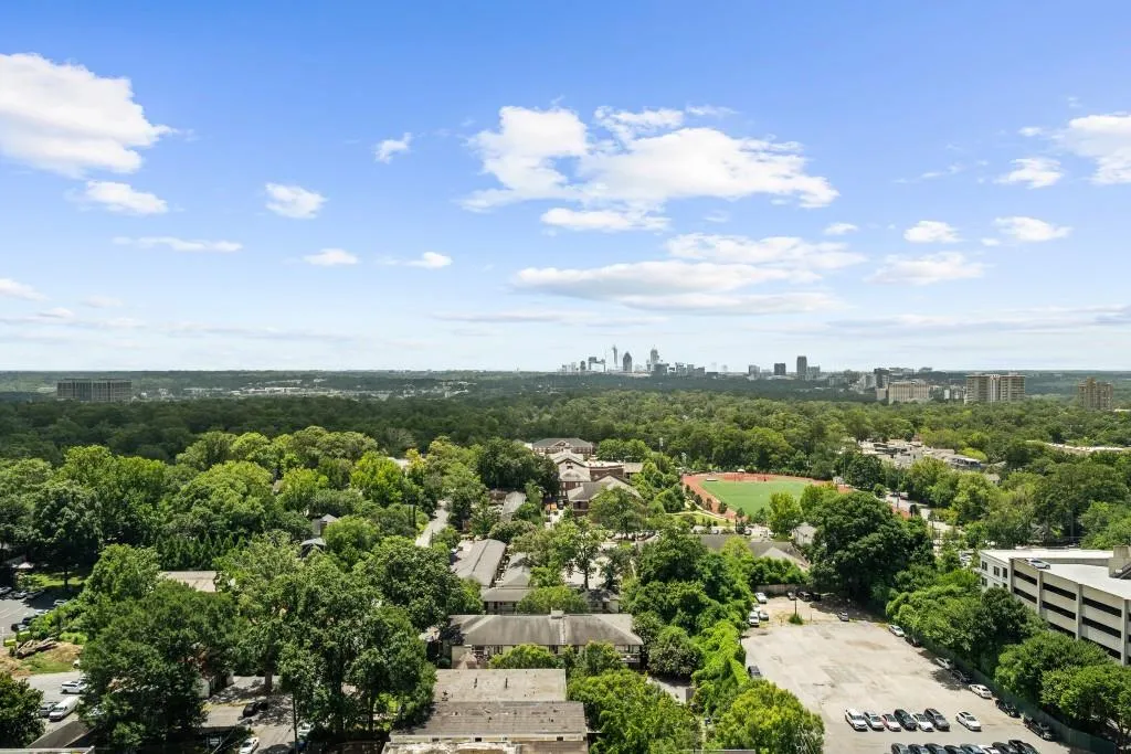 250 Pharr Road Ne Unit 1618, Atlanta, Georgia 30305, 2 Bedrooms Bedrooms, ,2 BathroomsBathrooms,Residential,For Sale,250 Pharr Road Ne Unit 1618,7617061