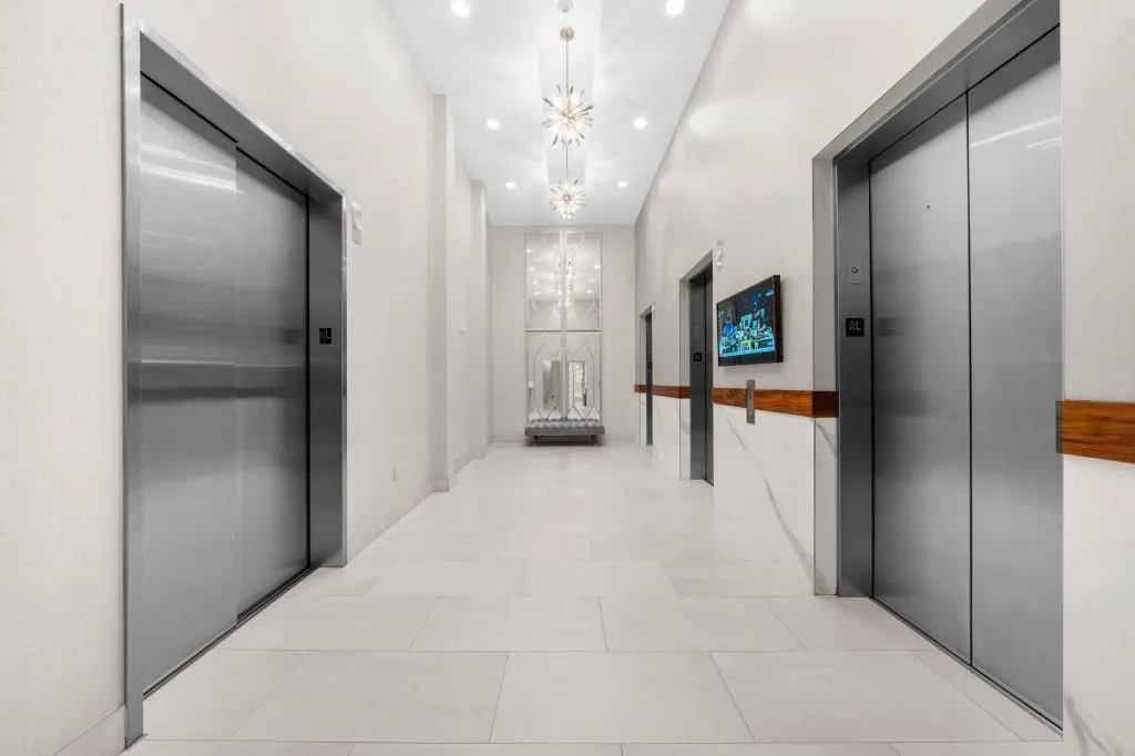 250 Pharr Road Ne Unit 1618, Atlanta, Georgia 30305, 2 Bedrooms Bedrooms, ,2 BathroomsBathrooms,Residential,For Sale,250 Pharr Road Ne Unit 1618,7617061