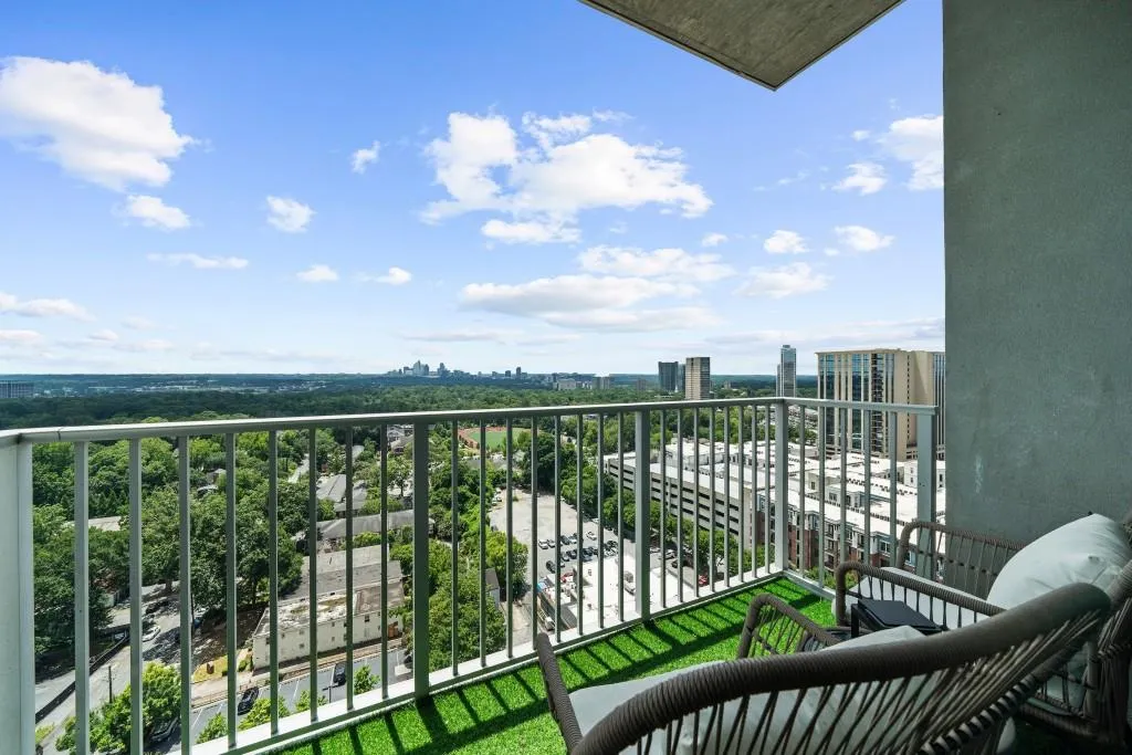 250 Pharr Road Ne Unit 1618, Atlanta, Georgia 30305, 2 Bedrooms Bedrooms, ,2 BathroomsBathrooms,Residential,For Sale,250 Pharr Road Ne Unit 1618,7617061