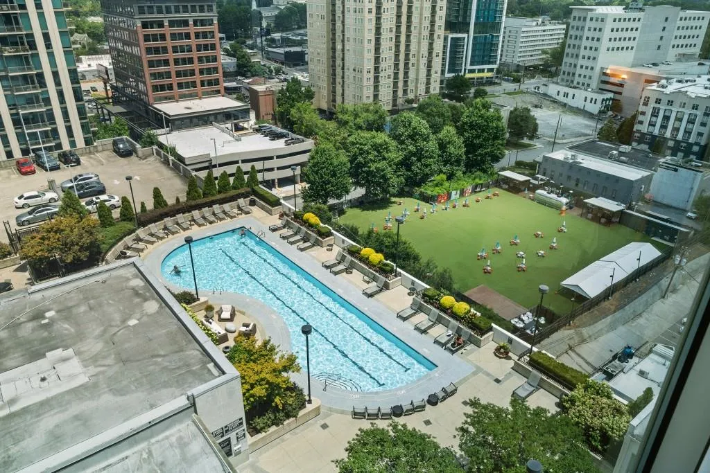 250 Pharr Road Ne Unit 1618, Atlanta, Georgia 30305, 2 Bedrooms Bedrooms, ,2 BathroomsBathrooms,Residential,For Sale,250 Pharr Road Ne Unit 1618,7617061