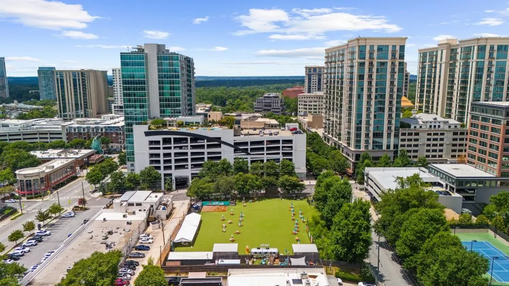 250 Pharr Road Ne Unit 1618, Atlanta, Georgia 30305, 2 Bedrooms Bedrooms, ,2 BathroomsBathrooms,Residential,For Sale,250 Pharr Road Ne Unit 1618,7617061