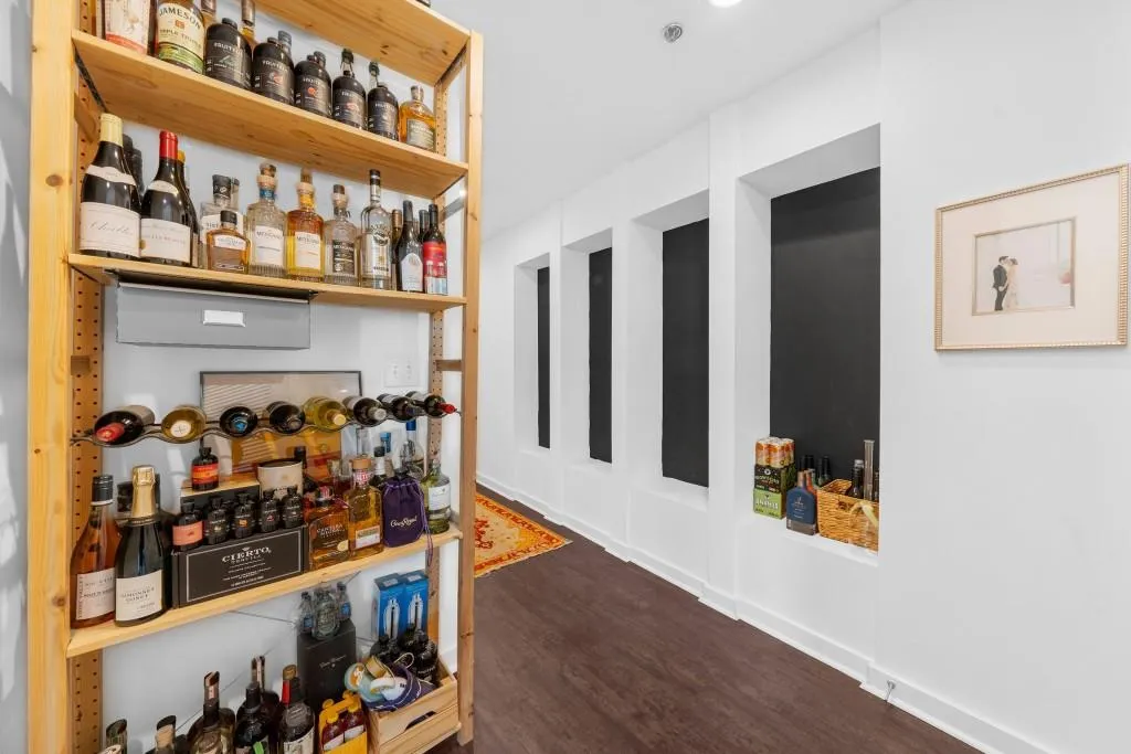 250 Pharr Road Ne Unit 1618, Atlanta, Georgia 30305, 2 Bedrooms Bedrooms, ,2 BathroomsBathrooms,Residential,For Sale,250 Pharr Road Ne Unit 1618,7617061