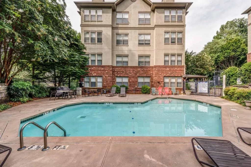 5559 Glenridge Drive Unit 1101, Atlanta, Georgia 30342, 2 Bedrooms Bedrooms, ,1 BathroomBathrooms,Residential,Sold,5559 Glenridge Drive Unit 1101,5890156