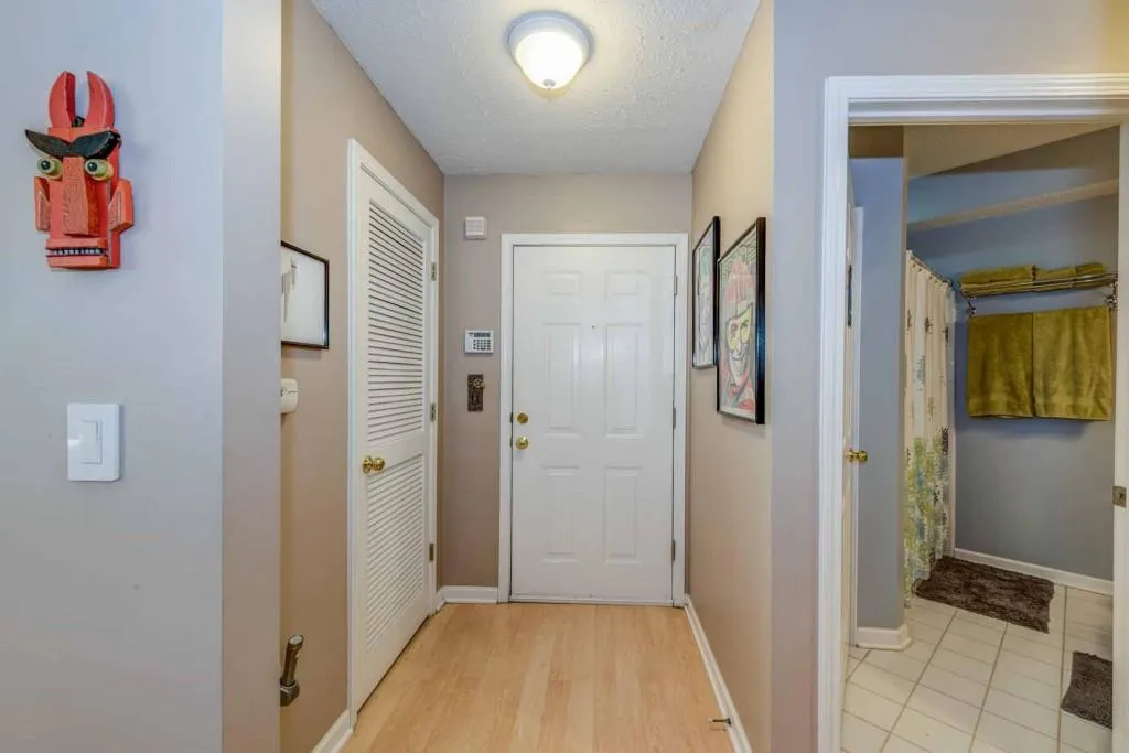 5559 Glenridge Drive Unit 1101, Atlanta, Georgia 30342, 2 Bedrooms Bedrooms, ,1 BathroomBathrooms,Residential,Sold,5559 Glenridge Drive Unit 1101,5890156