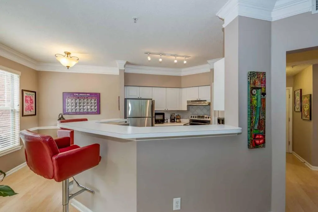 5559 Glenridge Drive Unit 1101, Atlanta, Georgia 30342, 2 Bedrooms Bedrooms, ,1 BathroomBathrooms,Residential,Sold,5559 Glenridge Drive Unit 1101,5890156