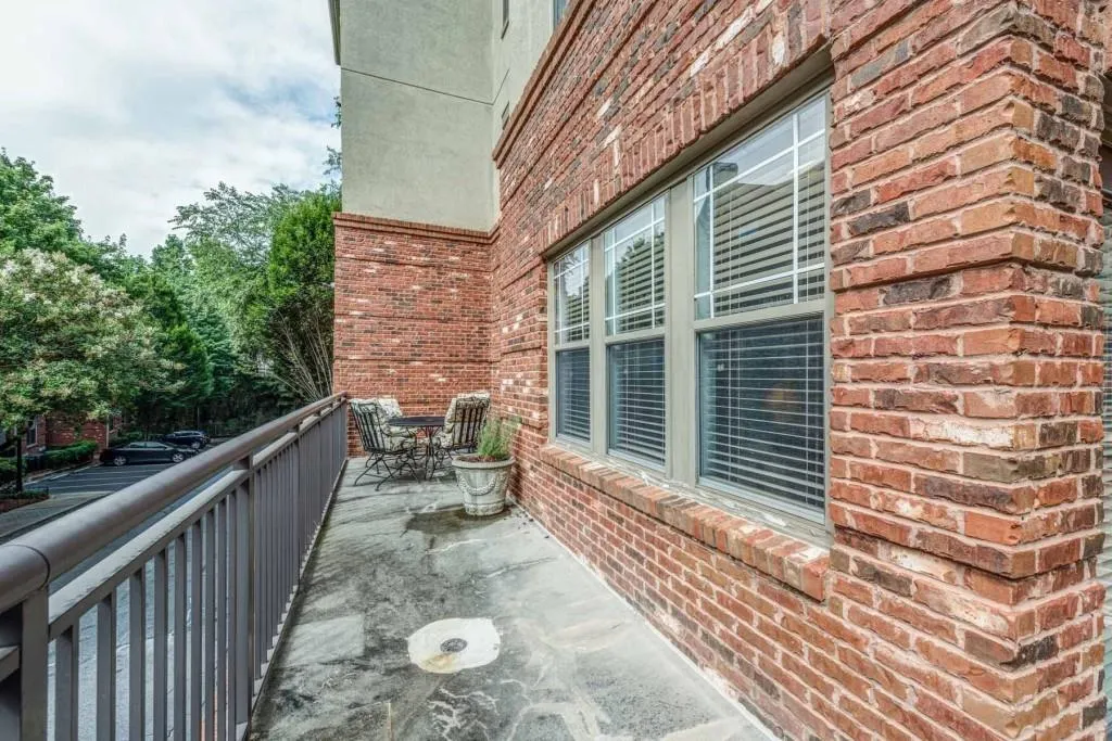 5559 Glenridge Drive Unit 1101, Atlanta, Georgia 30342, 2 Bedrooms Bedrooms, ,1 BathroomBathrooms,Residential,Sold,5559 Glenridge Drive Unit 1101,5890156