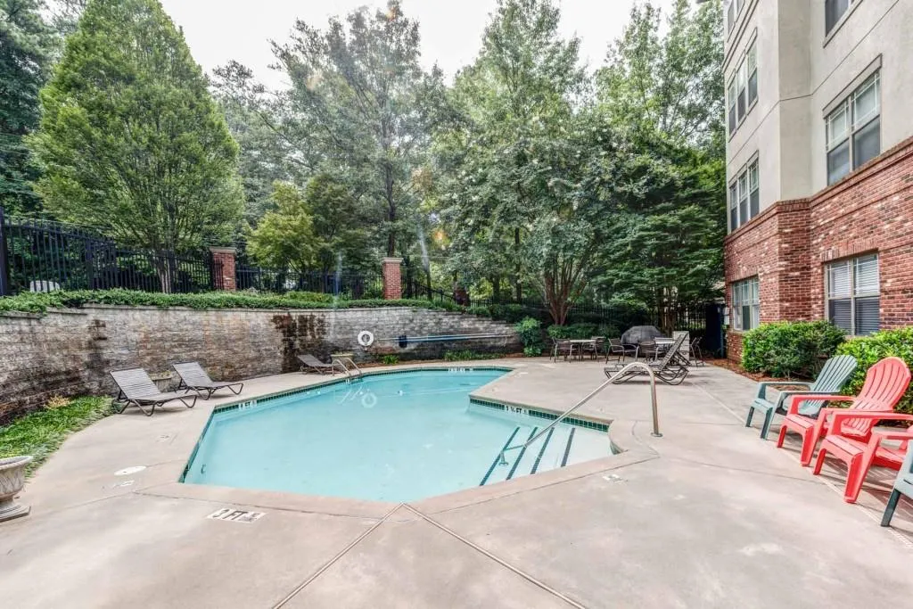 5559 Glenridge Drive Unit 1101, Atlanta, Georgia 30342, 2 Bedrooms Bedrooms, ,1 BathroomBathrooms,Residential,Sold,5559 Glenridge Drive Unit 1101,5890156