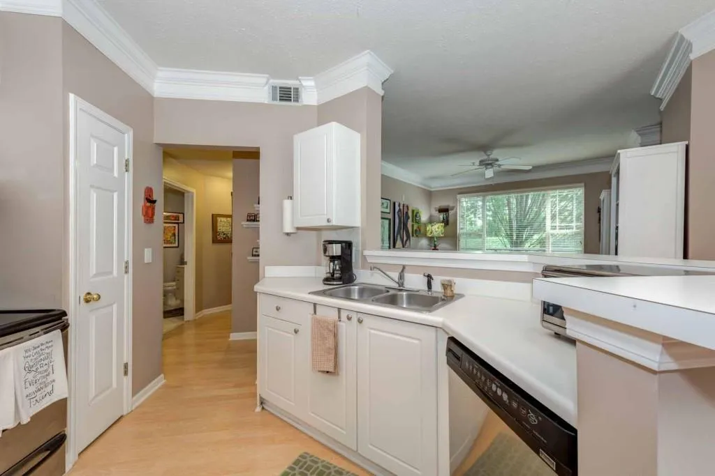5559 Glenridge Drive Unit 1101, Atlanta, Georgia 30342, 2 Bedrooms Bedrooms, ,1 BathroomBathrooms,Residential,Sold,5559 Glenridge Drive Unit 1101,5890156