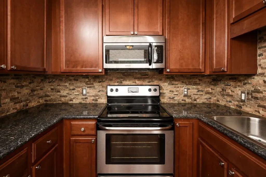 295 Winding River Drive Unit C, Sandy Springs, Georgia 30350, 3 Bedrooms Bedrooms, ,2 BathroomsBathrooms,Residential,Sold,295 Winding River Drive Unit C,5722621