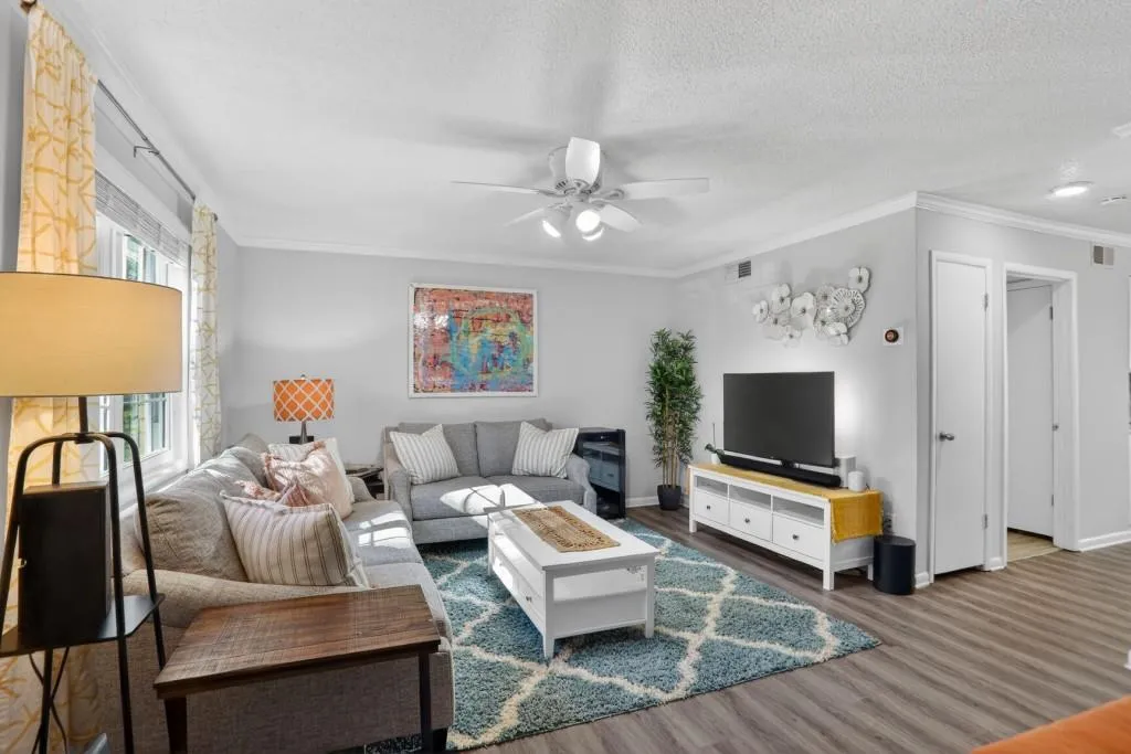 6900 Roswell Road Unit L7, Atlanta, Georgia 30328, 2 Bedrooms Bedrooms, ,2 BathroomsBathrooms,Residential,Sold,6900 Roswell Road Unit L7,7707082