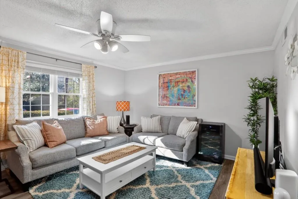 6900 Roswell Road Unit L7, Atlanta, Georgia 30328, 2 Bedrooms Bedrooms, ,2 BathroomsBathrooms,Residential,Sold,6900 Roswell Road Unit L7,7707082